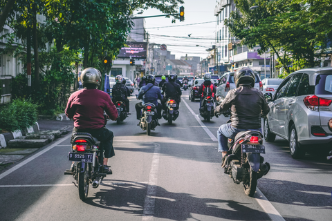 Everything You Need to Know About Motorcycle Lane Splitting