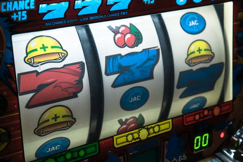 The Irresistible Lure of Progressive Jackpots: An In-Depth Look into Chasing Life-Changing Prizes in Online Slots