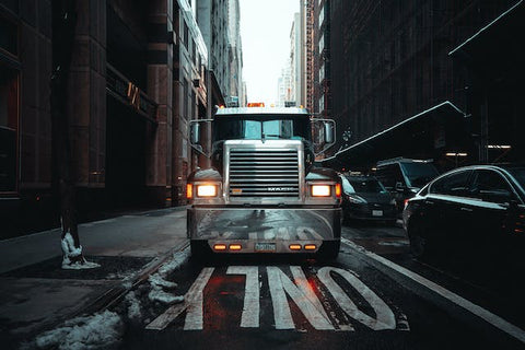 The Long Haul: A Closer Look at the Daily Grind and Gratifications of US Truckers