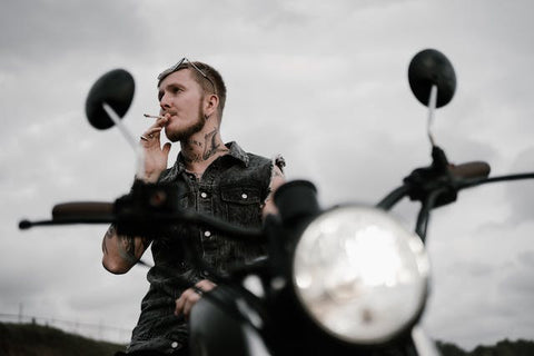 Smokeless Tobacco Alternatives for a Smooth Motorcycle Experience